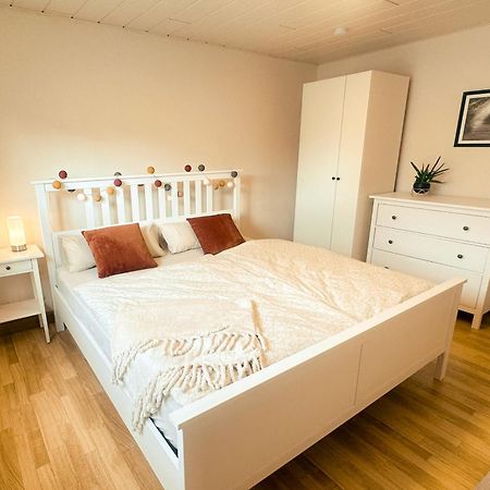 Gemuetliche Ferienwohnung In Der Eifel - Naehe Mosel Bausendorf Extérieur photo